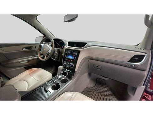 Used 2015 Chevrolet Traverse LT FWD image 18