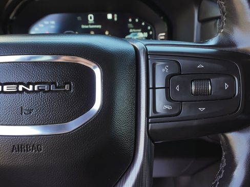 Used 2023 GMC Yukon Denali Ultimate AWD/4WD image 23