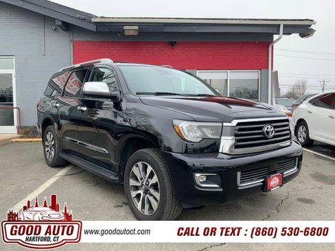 Used 2019 Toyota Sequoia Limited w/ Safety & Convenience Package image 3