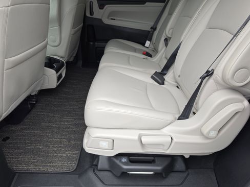 Used 2025 Honda Odyssey EX-L image 8