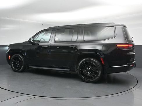 Used 2023 Jeep Wagoneer Series II AWD/4WD image 5