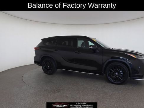 Used 2025 Toyota Highlander XSE AWD/4WD image 25