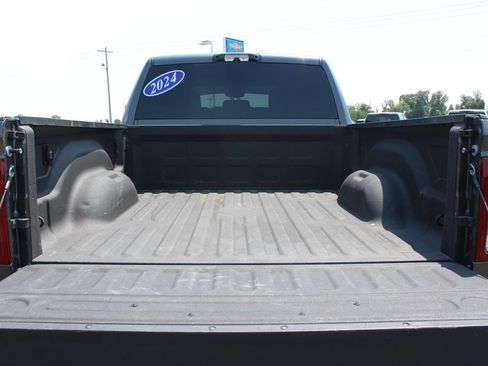 Used 2024 RAM 2500 Big Horn w/ Night Edition AWD/4WD image 18