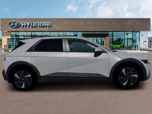 New 2026 Hyundai Ioniq 5 SEL RWD image 9