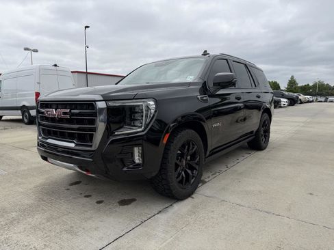 Used 2022 GMC Yukon AT4 AWD/4WD image 3