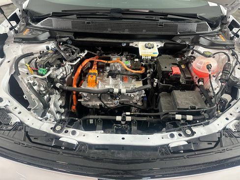 Used 2025 Chevrolet Equinox EV LT FWD image 33