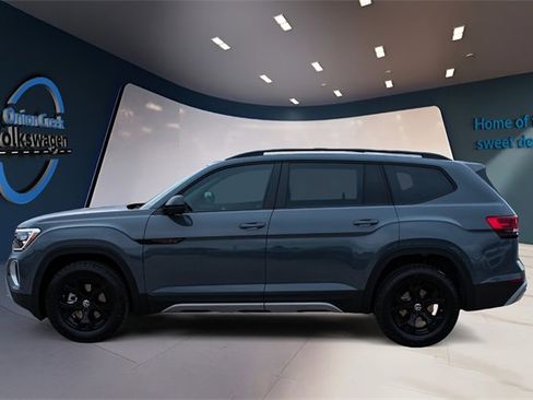 New 2026 Volkswagen Atlas Peak Edition image 7