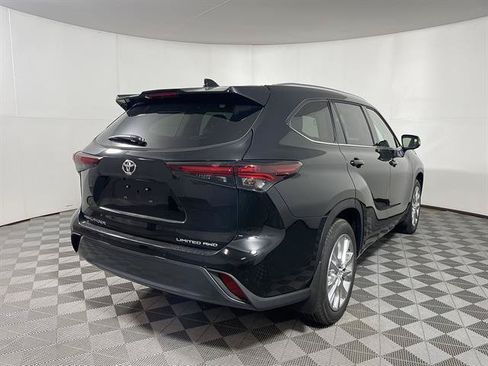 New 2026 Toyota Highlander Limited AWD/4WD image 7