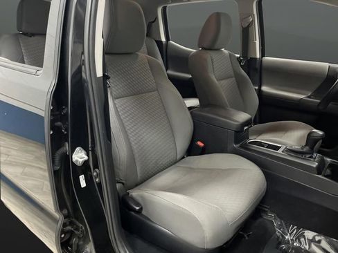 Used 2022 Toyota Tacoma SR image 27
