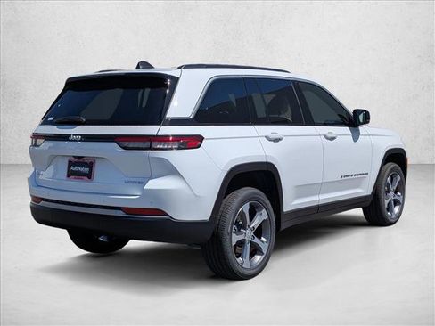 New 2026 Jeep Grand Cherokee Limited AWD/4WD image 2