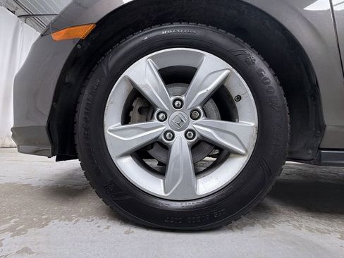 Used 2018 Honda Odyssey EX image 17