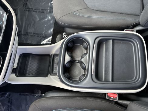 Used 2021 Chrysler Pacifica Touring FWD image 20