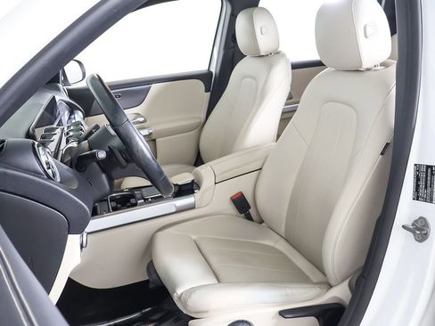 Used 2022 Mercedes-Benz GLB 250 4MATIC image 30