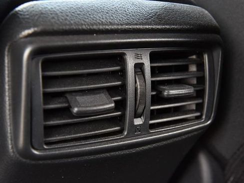 Used 2020 Nissan Rogue SV FWD image 23