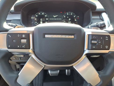 Certified 2024 Land Rover Discovery Dynamic SE image 11