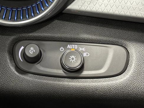 Used 2024 Chevrolet Trax LT w/ Driver Confidence Package image 22