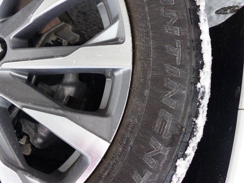 Used 2023 Chevrolet Traverse Premier image 13