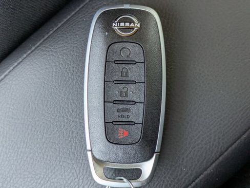 New 2025 Nissan Versa SR w/ Trunk Package FWD image 27