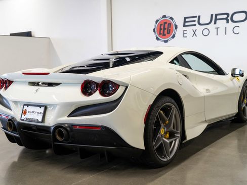 Used 2021 Ferrari F8 Tributo RWD image 30