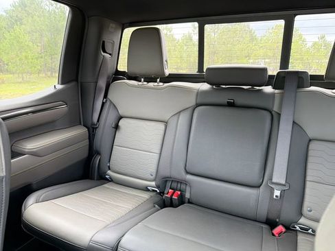 Used 2024 Chevrolet Silverado 1500 ZR2 w/ Technology Package AWD/4WD image 26