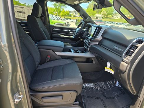 New 2026 RAM 1500 4x4 Crew Cab image 24