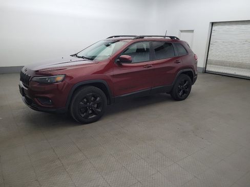 Used 2019 Jeep Cherokee Latitude Plus AWD/4WD image 2