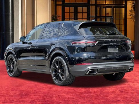 Used 2022 Porsche Cayenne AWD/4WD image 3
