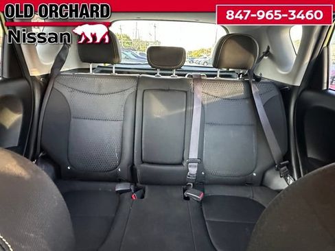 Used 2016 Kia Soul + FWD image 11