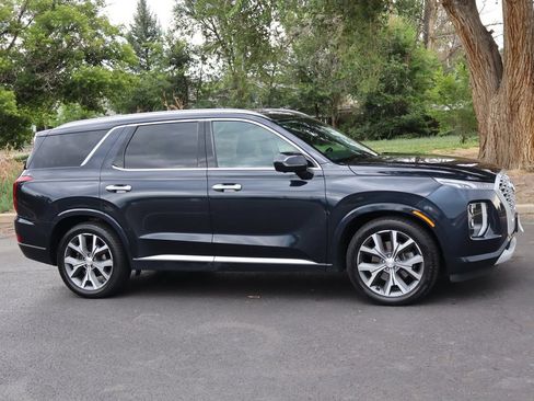 Used 2022 Hyundai Palisade Limited AWD/4WD image 2