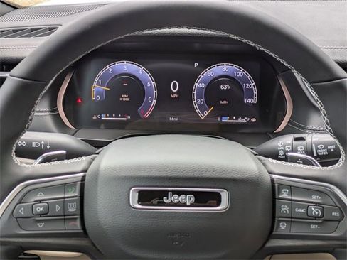 New 2025 Jeep Grand Cherokee Limited image 29