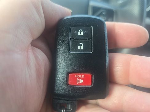 Used 2020 Toyota Tacoma Limited AWD/4WD image 21