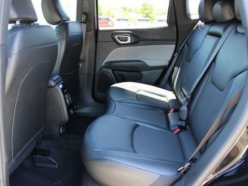 Used 2025 Jeep Compass Latitude AWD/4WD image 31