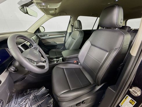 Used 2023 Volkswagen Atlas SE AWD/4WD image 5