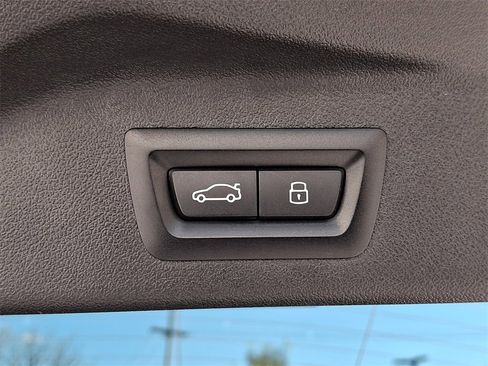 Certified 2023 BMW X7 xDrive40i w/ Executive Package image 34