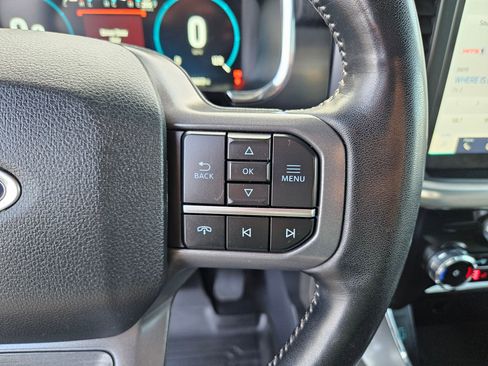 Used 2023 Ford F150 Lariat w/ Trailer Tow Package image 17