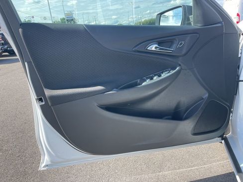 Used 2023 Chevrolet Malibu LS image 25