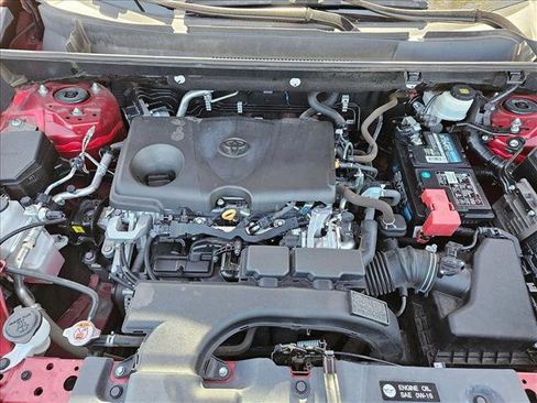 Used 2021 Toyota RAV4 XLE w/ Convenience Package FWD image 29