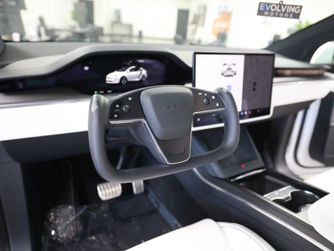 Used 2022 Tesla Model X Plaid AWD/4WD image 31