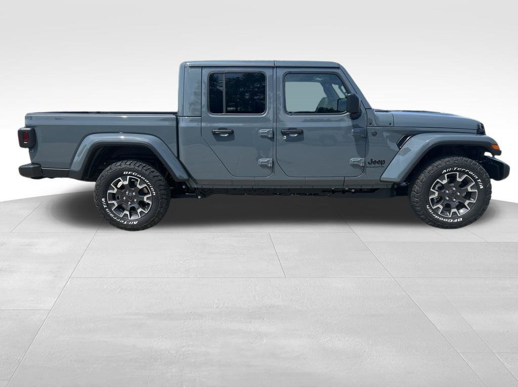 Used 2026 Jeep Gladiator Sport AWD/4WD image 11