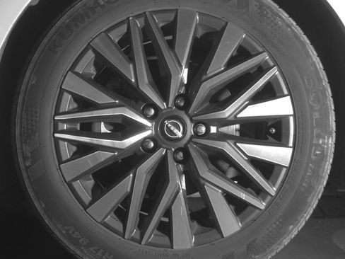 Used 2025 Nissan Altima 2.5 SV image 12