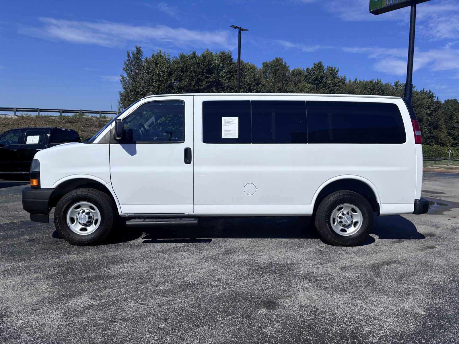 Used 2020 Chevrolet Express 2500 LS RWD image 5