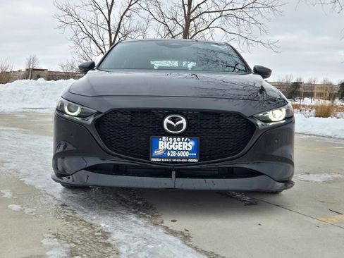 New 2026 MAZDA MAZDA3 Hatchback w/Premium Plus Pkg image 2