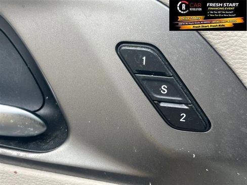 Used 2023 Chrysler Pacifica Touring-L image 29