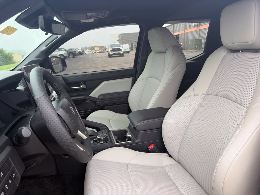Used 2025 Toyota Tacoma Limited AWD/4WD image 8