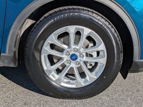 Certified 2020 Ford Escape SE image 11