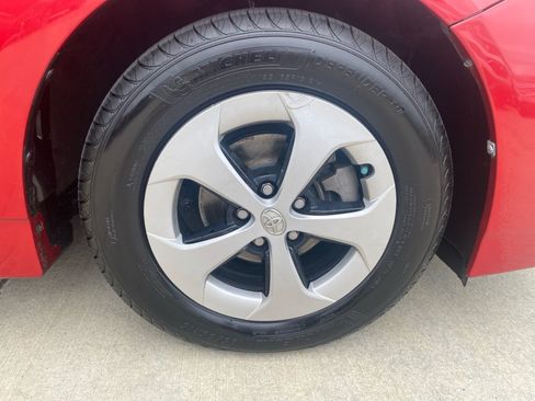 Used 2015 Toyota Prius Two FWD image 29