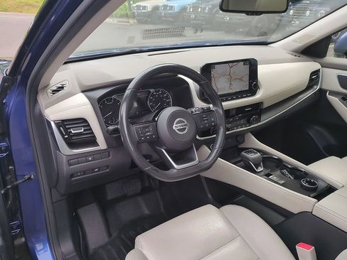 Used 2021 Nissan Rogue SL w/ Premium Package AWD/4WD image 10