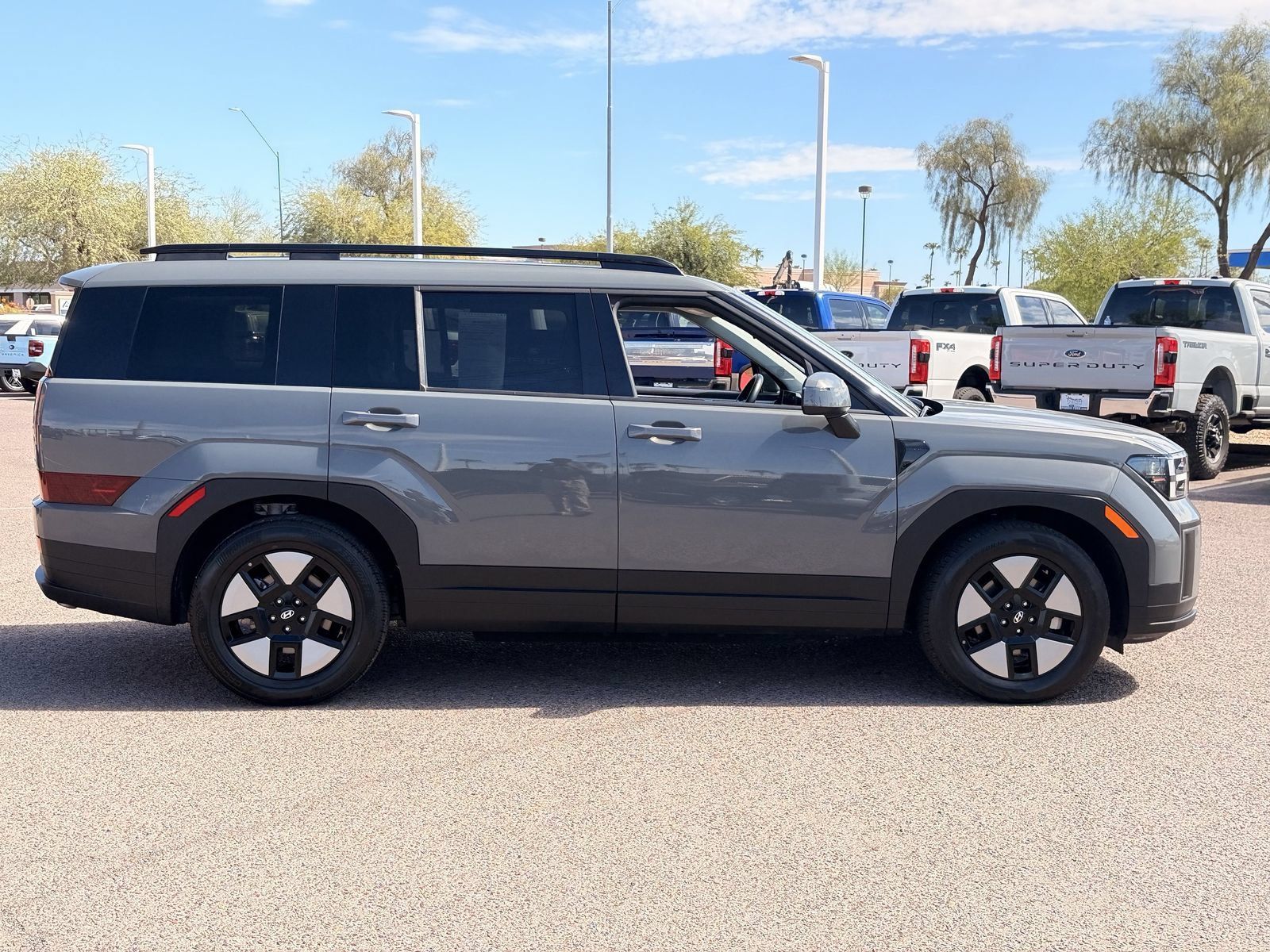 Used 2025 Hyundai Santa Fe SEL AWD/4WD image 48