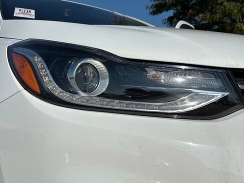 Used 2020 Chevrolet Trax LT w/ LT Convenience Package AWD/4WD image 18