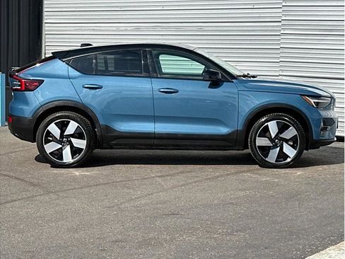 Used 2022 Volvo C40 P8 Recharge Ultimate image 11